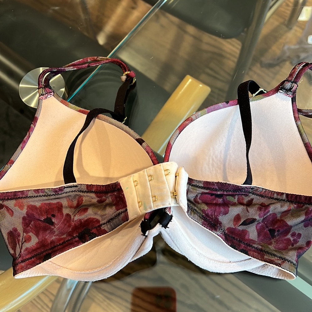 Victoria Secret’s Floral Bra - Picture 4 of 6